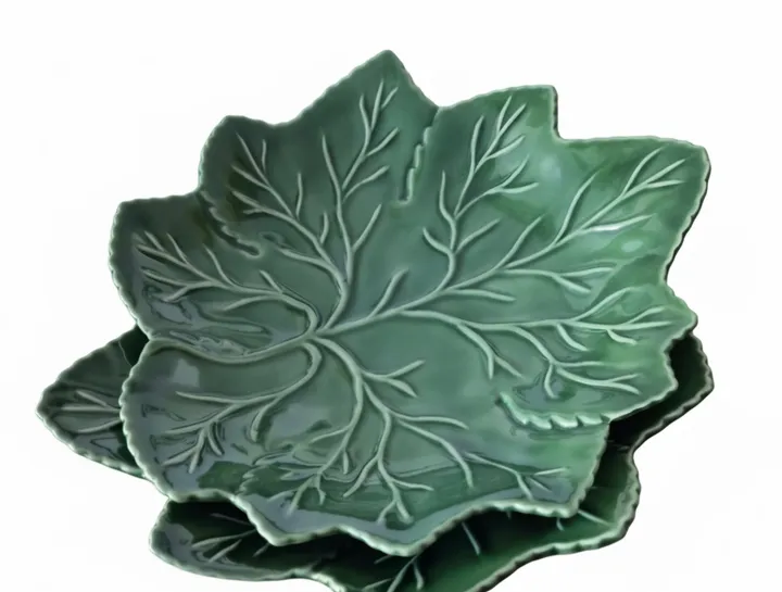 Plato forma hoja parra verde