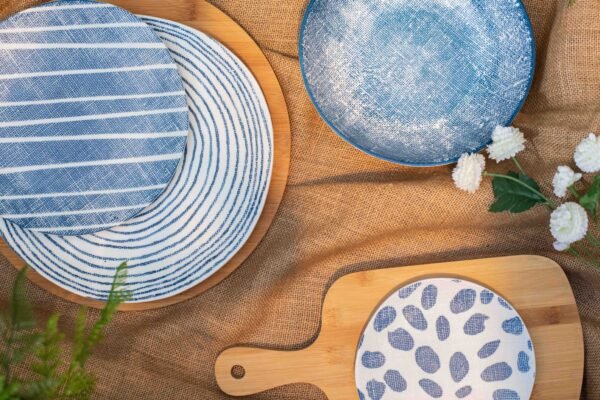 PLATO DE POSTRE AZUL Y BLANCO PORCELANA 21CM - 10148 - Imagen 2